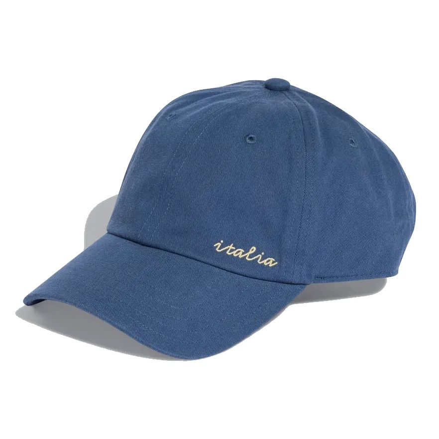 Boné Adidas Dad Hat azul marine com bordado 'Italia' em amarelo claro na parte frontal